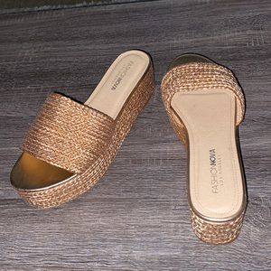 Sandals with Some height (2 inches)